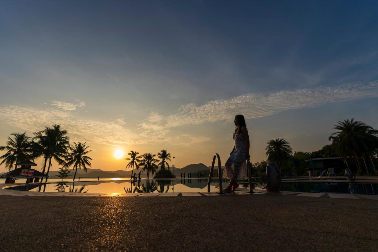 Kaengkrachan Boathouse Paradise Resort Kaeng Krachan Exterior photo